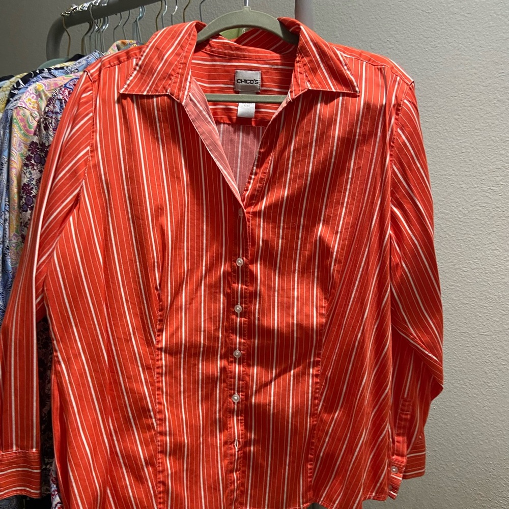 Chico’s Women’s Size 3 LS buttoned blouse. Never worn